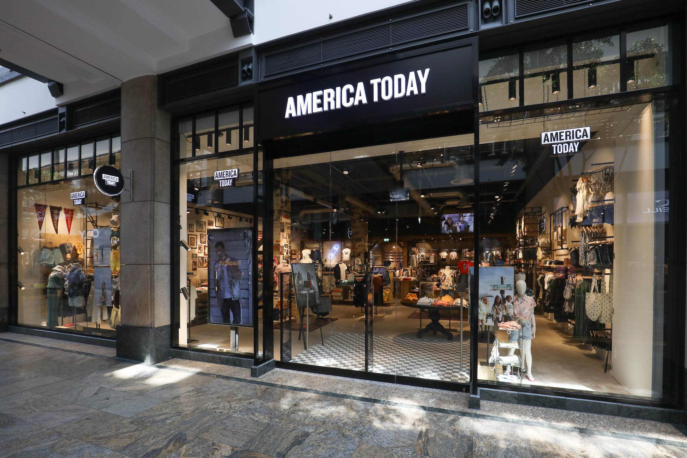 Kledingwinkel america today deals