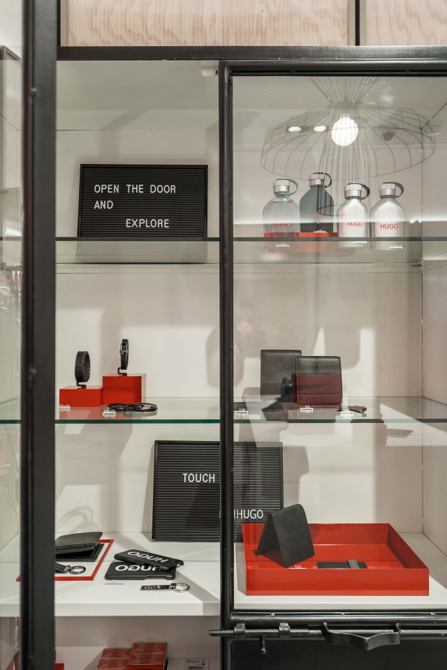 Hugo Menswear Store Amsterdam Leidsestraat 2018 17