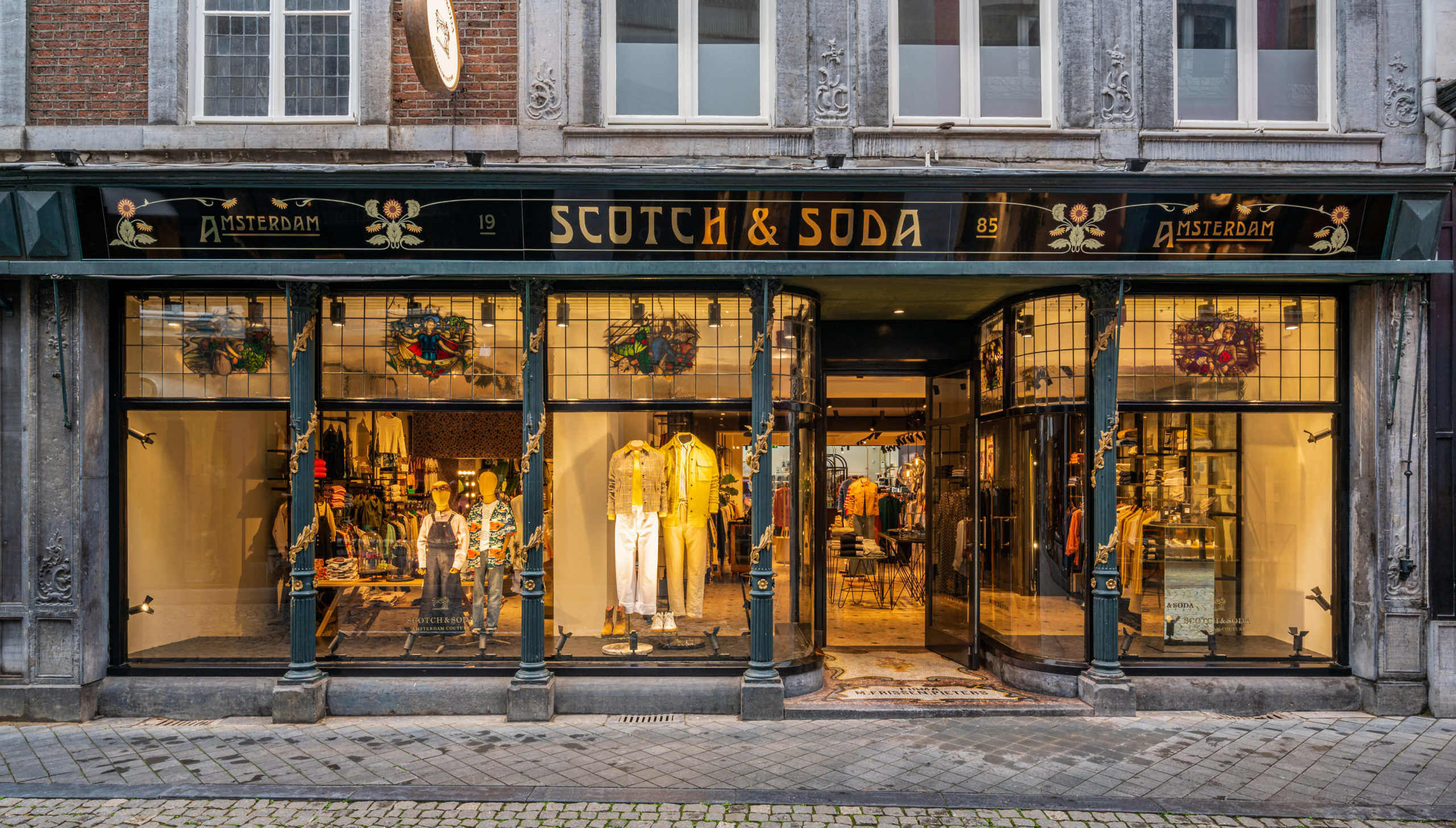 Scotch & Soda-Maastricht-071020-_-01-_-by-Laurent-Stevens